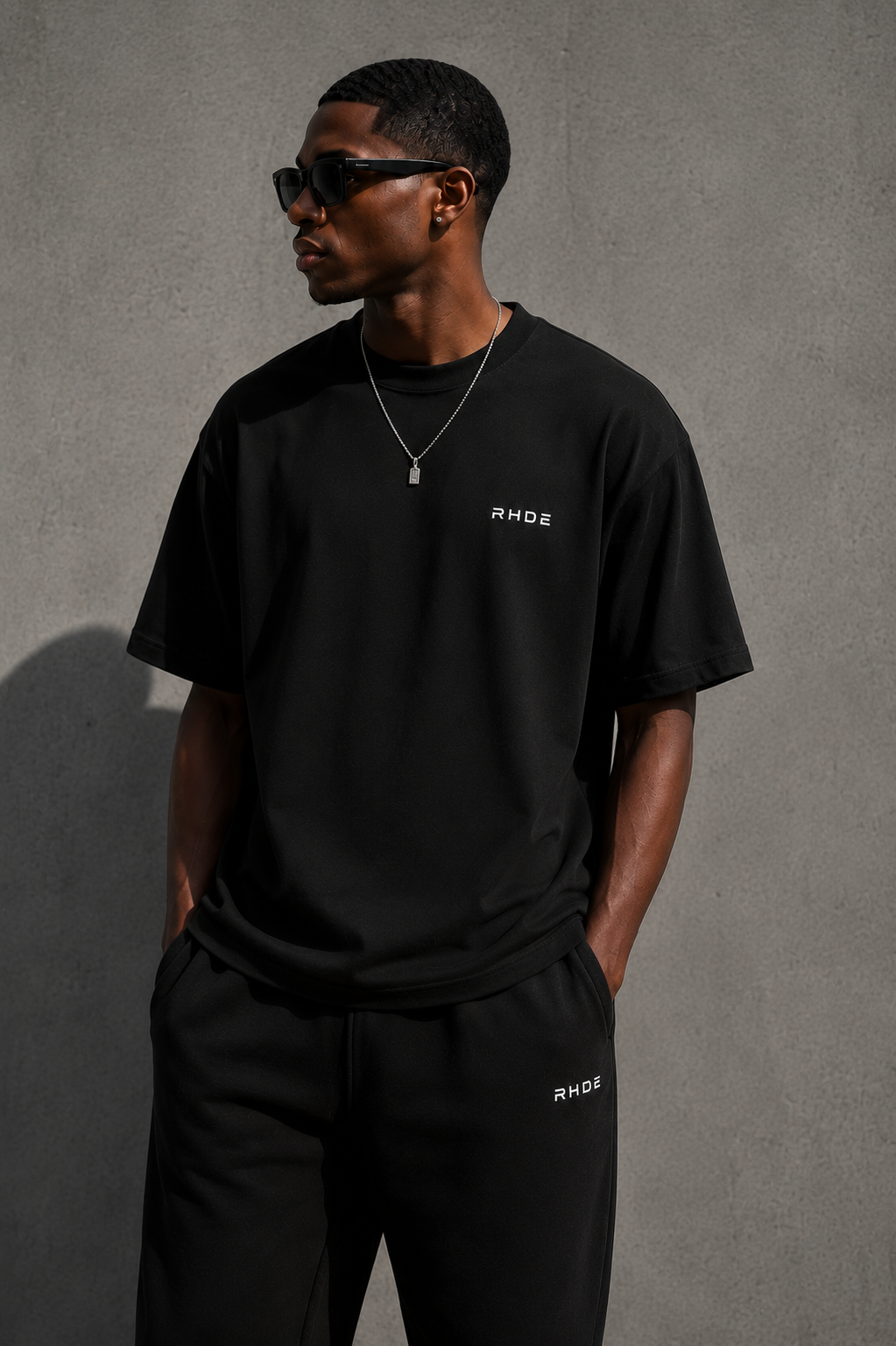ESSENTIAL TEE